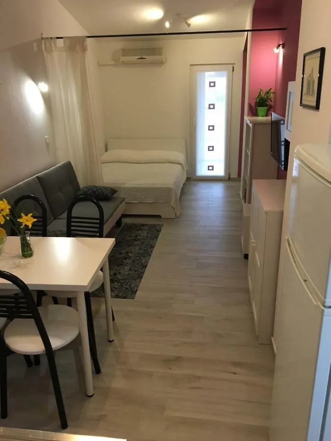 Studio Apartment Martina ---80M From The Sea--- Pula